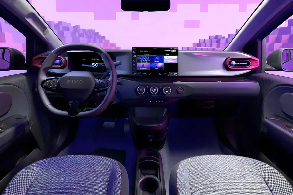 Салон нового Nissan Pixo