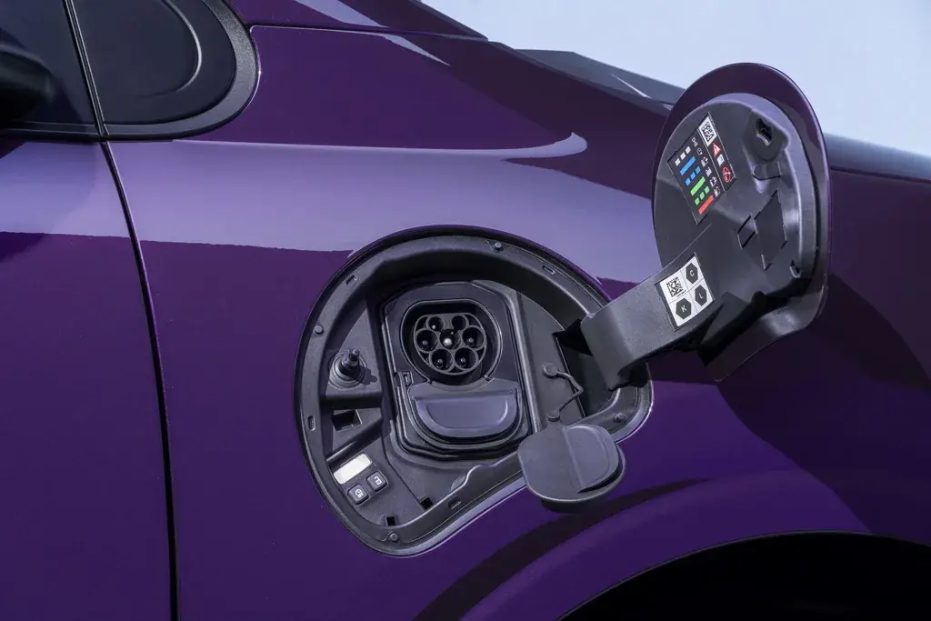 Зарядка в новом Nissan Pixo